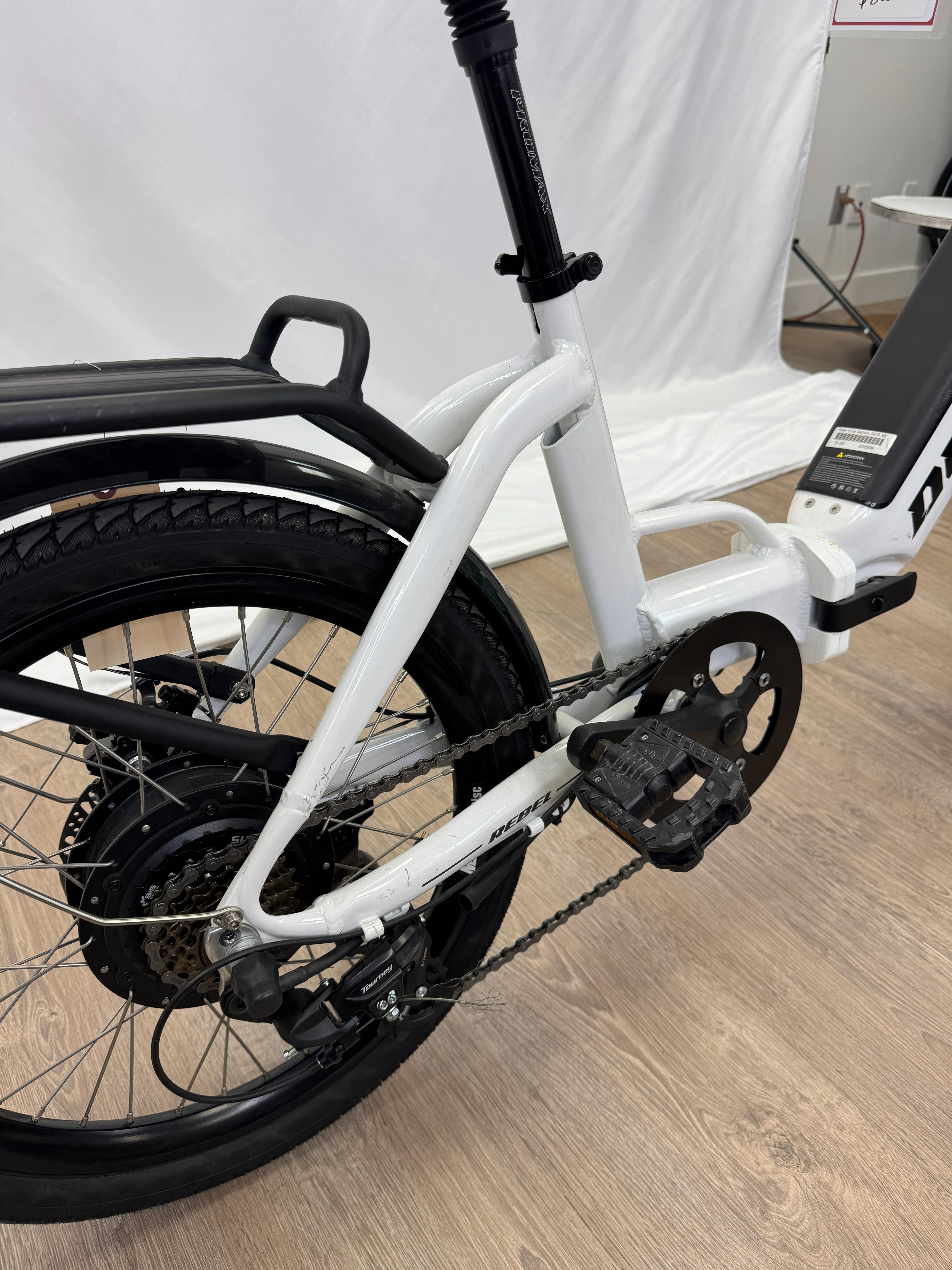 Rebel Folding eBike Display Model (White)